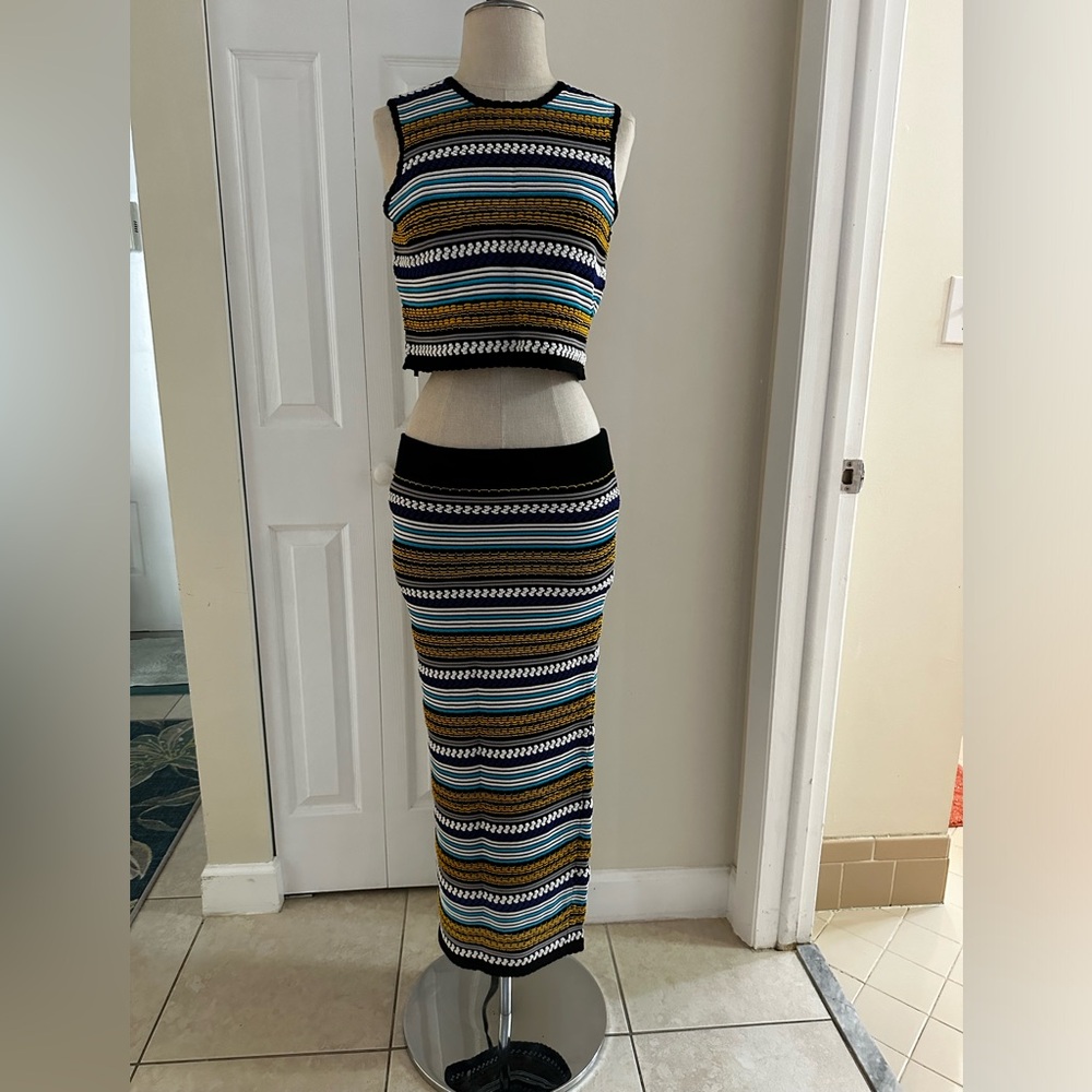SET skirt and top